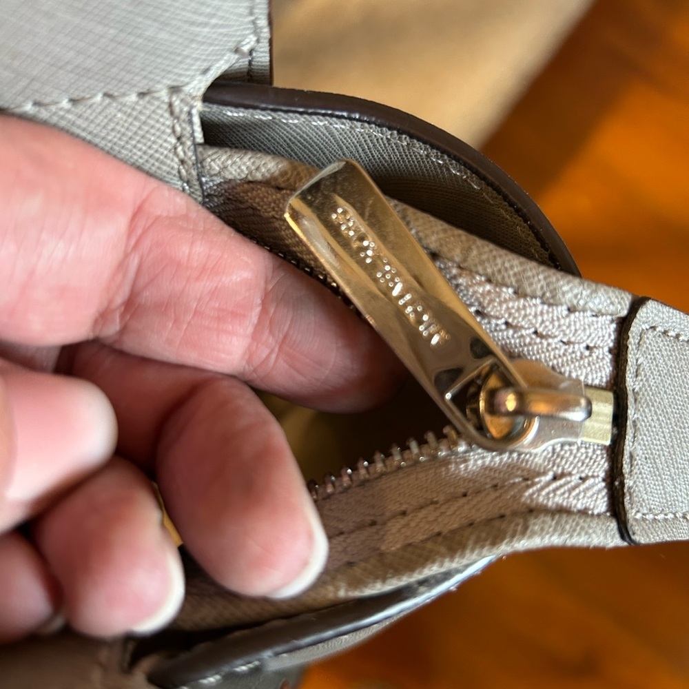 Michael Kors Selma Medium Saffiano Satchel Crossbody NWOT!! - Picture 9 of 14